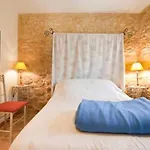 Casa vacanze 2oppelhaushaelfte In Einem Alten Bauernhof Im Perigourdine By Interhome