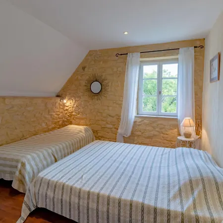 Doppelhaushaelfte In Einem Alten Bauernhof Im Perigourdine By Interhome